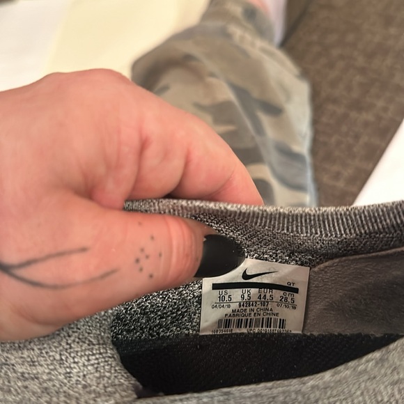 Nike Air Vapormax - Men's 10.5 - Flynit 2 "Cookies & Cream trainer - Like New - Picture 5 of 8